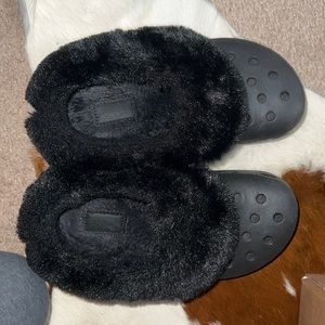 Mammoth black crocs